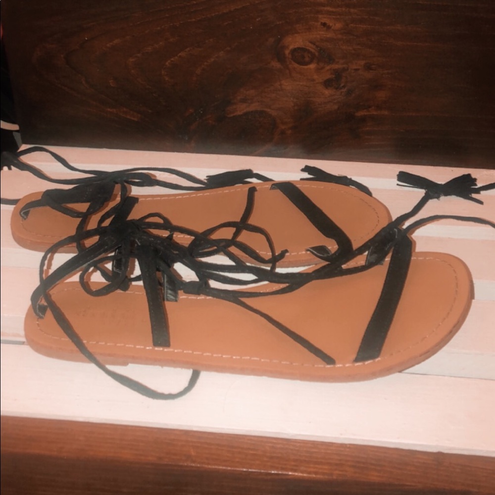 wrap up black flats
